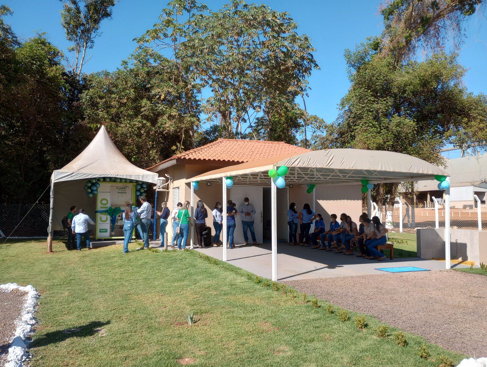 Cabine de telemedicina CAIO está instalada ao lado do ambulatório da Fazenda Tanguro e acessível a todos os colaboradores e familiares da unidade
