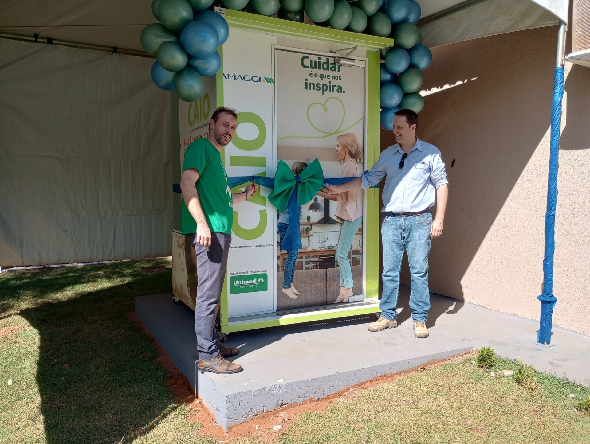 Diretor presidente da Unimed Rondonópolis, Ricardo Gonzales, e o Gerente da Fazenda Tanguro, Fernando Wallau, durante inauguração da cabine de telemedicina CAIO